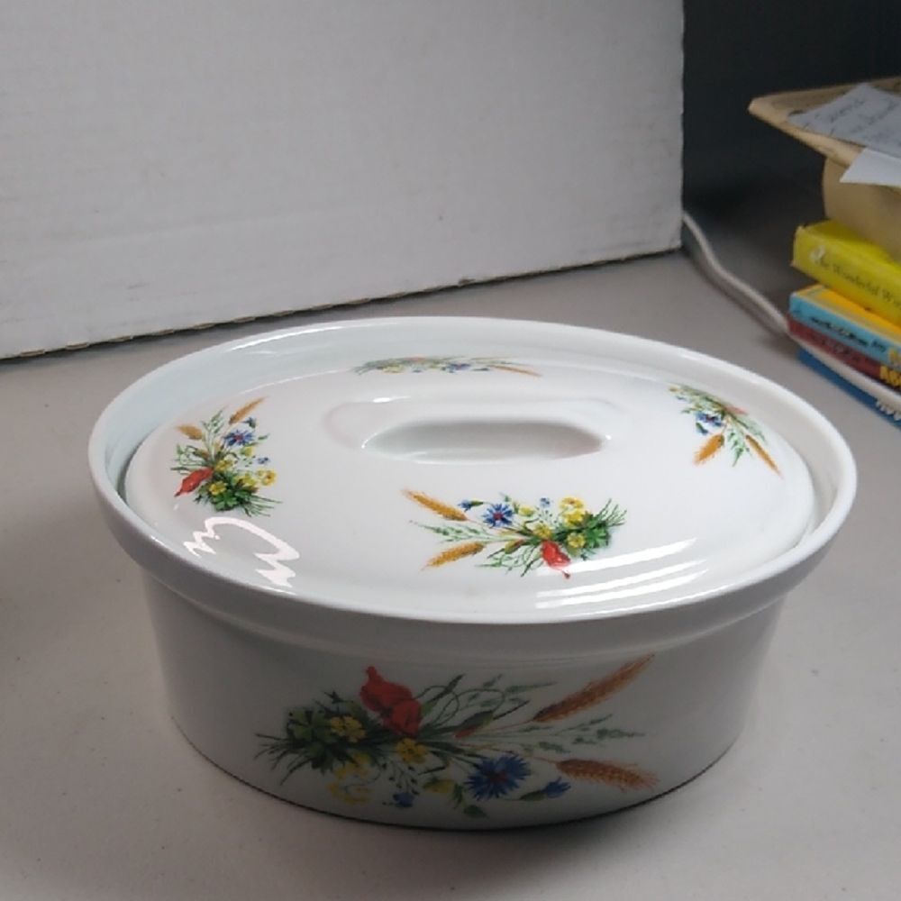 Cordon Blue Floral Ceramic Casserole Dish with Lid Cottagecore Grandmacore